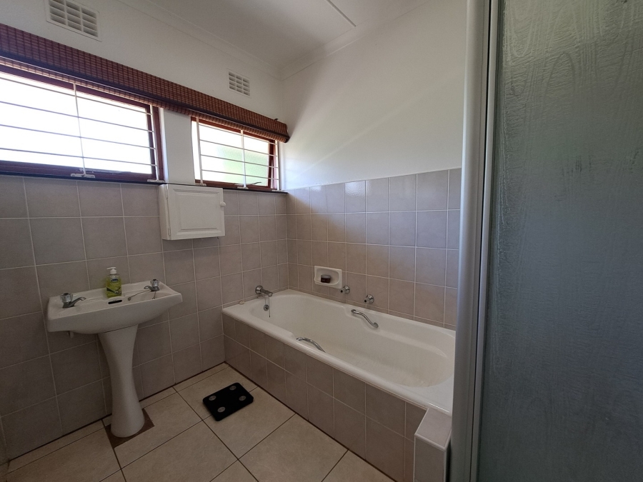 4 Bedroom Property for Sale in Beacon Bay Eastern Cape